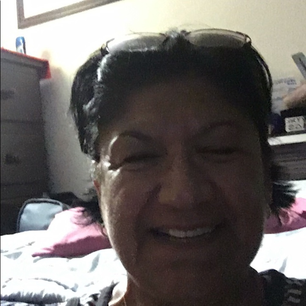 Meet your Posher, Ofelia